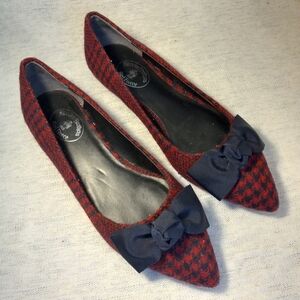 Brooks Brothers Red Fleece. Red and Black Hounsdtooth. Size 6.5